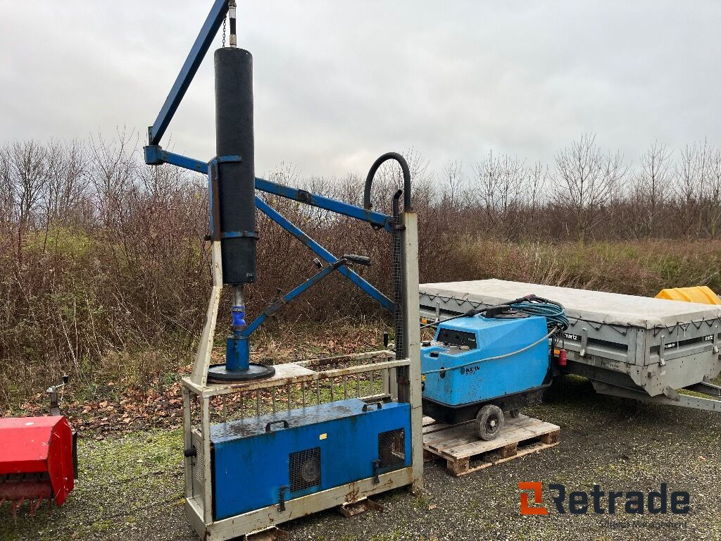 Forskelligt udstyr AL- VAC AL - VAC Vacum fliselægger - Građevinska oprema: slika 1 Forskelligt udstyr AL- VAC AL - VAC Vacum fliselægger - Građevinska oprema: slika 1