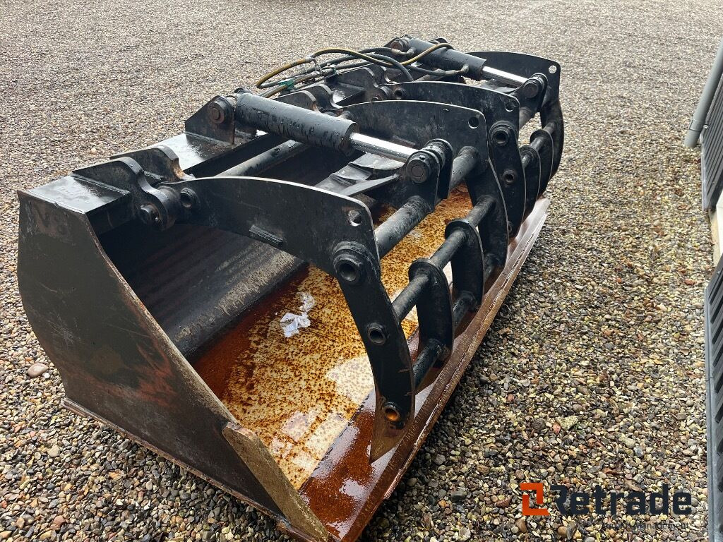 Forskelligt udstyr VS Overfaldsklo - Utovarna kašika: slika 4 Forskelligt udstyr VS Overfaldsklo - Utovarna kašika: slika 4