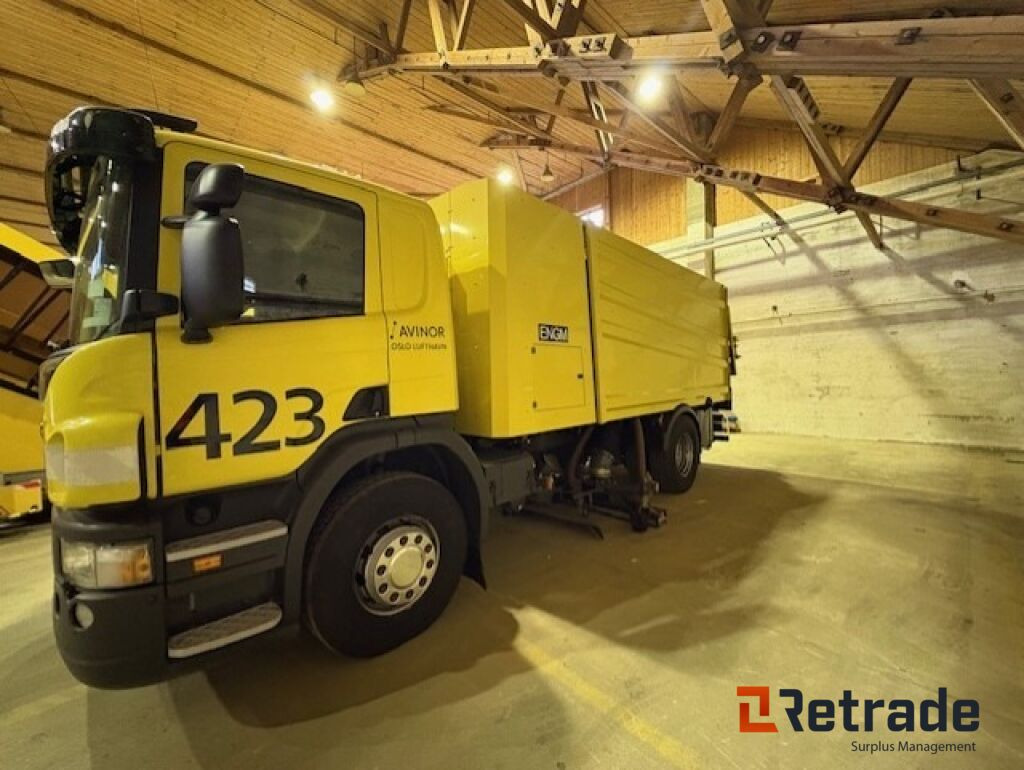 Glykol suger - Scania P310 med Bucher STKF 9500 på bygg! - Kamion za smeće: slika 3 Glykol suger - Scania P310 med Bucher STKF 9500 på bygg! - Kamion za smeće: slika 3