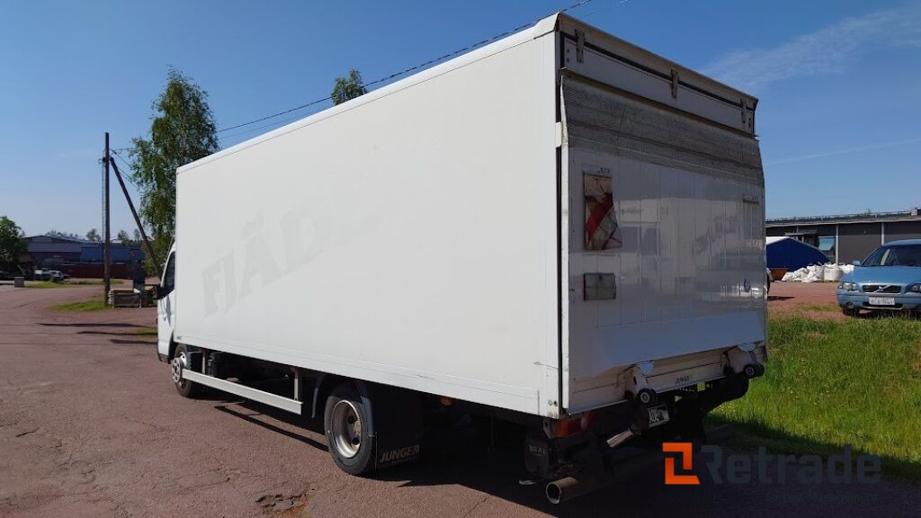Mitsubishi Fuso (Canter) 2013 - Kamion sa zatvorenim sandukom: slika 3 Mitsubishi Fuso (Canter) 2013 - Kamion sa zatvorenim sandukom: slika 3