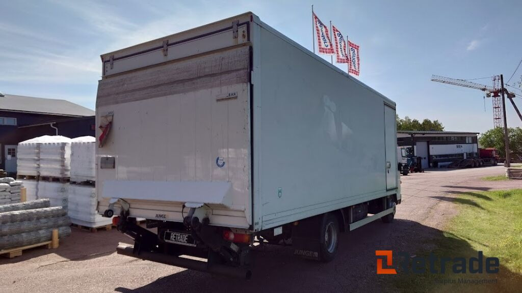 Mitsubishi Fuso (Canter) 2013 - Kamion sa zatvorenim sandukom: slika 4 Mitsubishi Fuso (Canter) 2013 - Kamion sa zatvorenim sandukom: slika 4