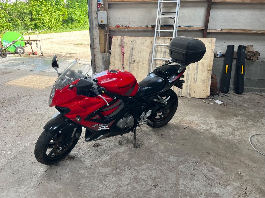 Motorcykel HYOSUNG -GT 650 R GT 650 R - Motocikl: slika 1 Motorcykel HYOSUNG -GT 650 R GT 650 R - Motocikl: slika 1