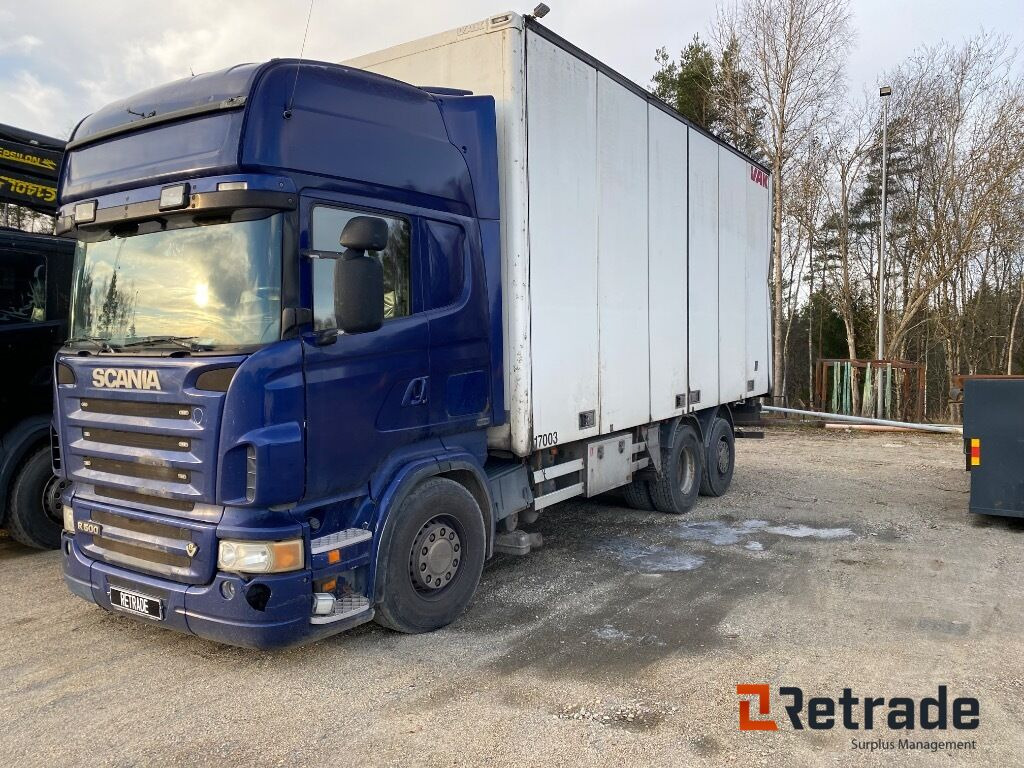 Skåpbil Scania R500LB6X2*4MNB Renoveringsobjekt - Kamion sa zatvorenim sandukom: slika 1 Skåpbil Scania R500LB6X2*4MNB Renoveringsobjekt - Kamion sa zatvorenim sandukom: slika 1
