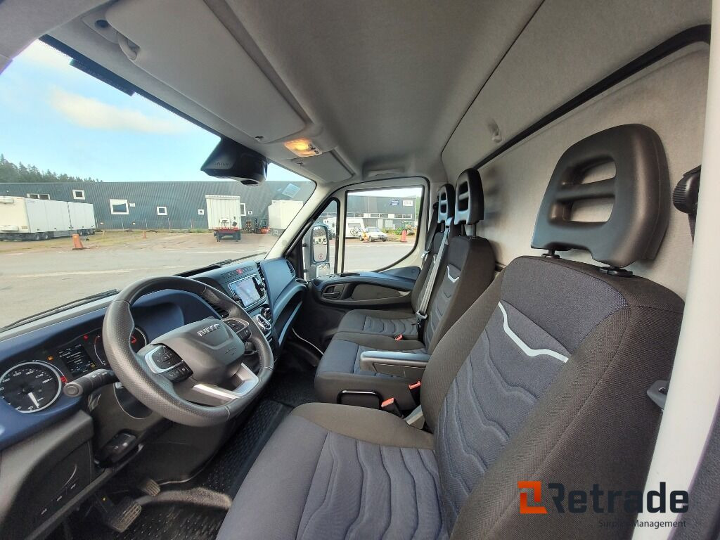 Skåpbil med bak-gavellyft Iveco Daily 72-180 Låga mil , nyskick - Dostavno vozilo sa zatvorenim sandukom: slika 5 Skåpbil med bak-gavellyft Iveco Daily 72-180 Låga mil , nyskick - Dostavno vozilo sa zatvorenim sandukom: slika 5