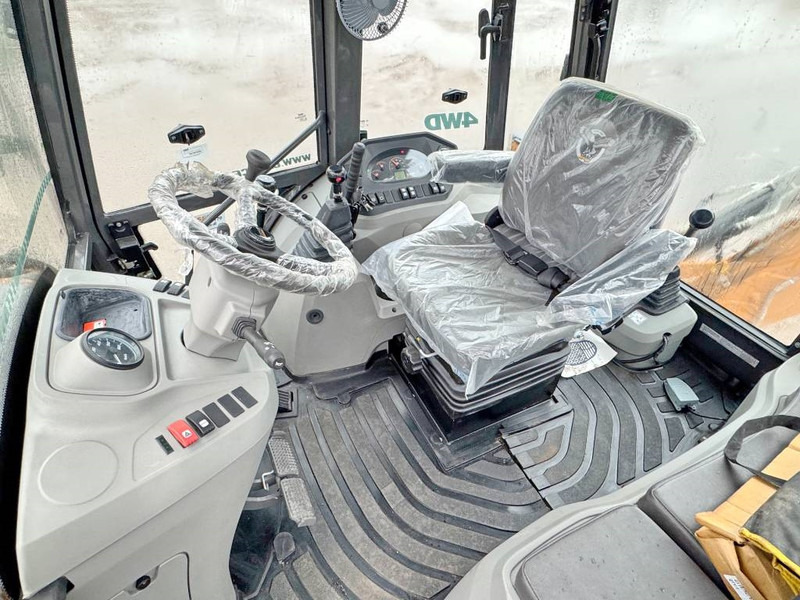 Case 770EX 4WD - New / Unused / Hammer Lines - Bager utovarivač: slika 5 Case 770EX 4WD - New / Unused / Hammer Lines - Bager utovarivač: slika 5