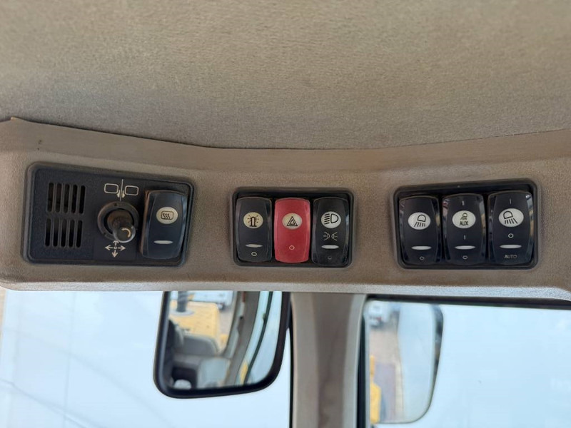 Utovarivač točkaš Cat 938K - German Machine / Automatic Greasing: slika 12 Utovarivač točkaš Cat 938K - German Machine / Automatic Greasing: slika 12