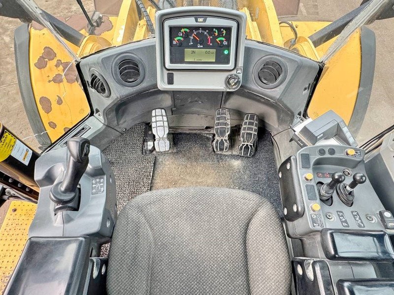 Utovarivač točkaš Cat 982M - Weighing System / Central Greasing: slika 8