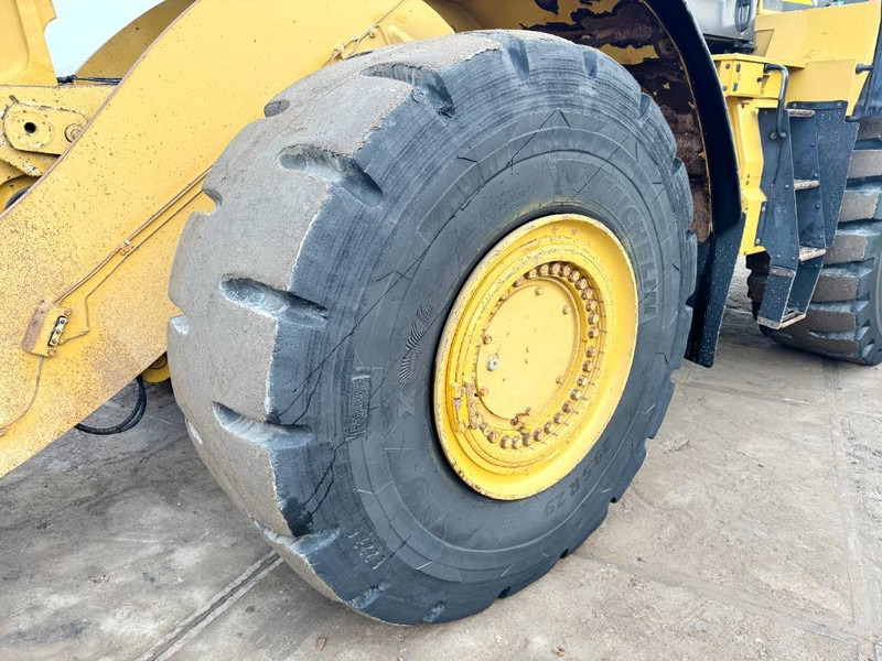 Utovarivač točkaš Cat 982M - Weighing System / Central Greasing: slika 20