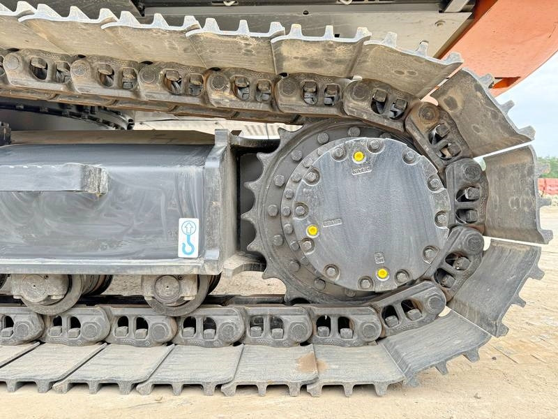 Novu Bager guseničar Hitachi ZX220LC-5G / 2025 ULTRA MODEL / ISUZU ENGINE: slika 14