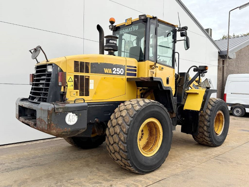 Komatsu WA250-5 - Dutch Machine / 3rd Function / Auto Lube - Utovarivač točkaš: slika 5 Komatsu WA250-5 - Dutch Machine / 3rd Function / Auto Lube - Utovarivač točkaš: slika 5