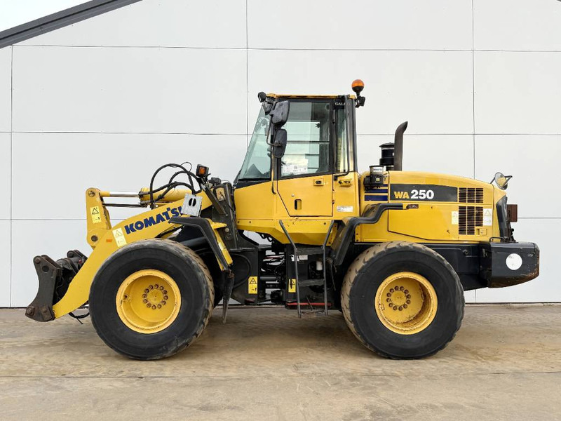 Komatsu WA250-5 - Dutch Machine / 3rd Function / Auto Lube - Utovarivač točkaš: slika 1 Komatsu WA250-5 - Dutch Machine / 3rd Function / Auto Lube - Utovarivač točkaš: slika 1