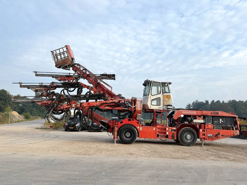 Sandvik DT1130-SC - 3x TB150 Drill Boom + Basket Boom - Veliki kamon za bušenje: slika 3 Sandvik DT1130-SC - 3x TB150 Drill Boom + Basket Boom - Veliki kamon za bušenje: slika 3