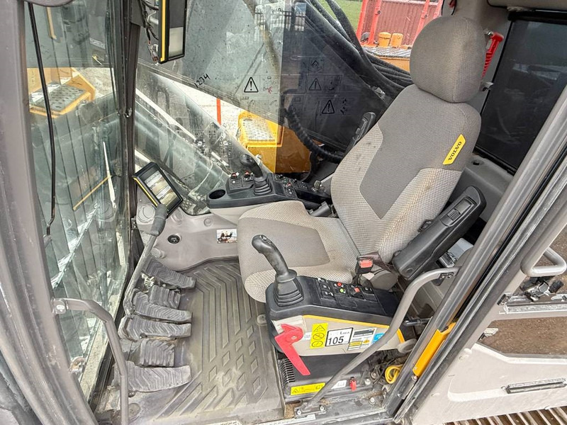 Bager guseničar Volvo EC380EHR UHD - 24m / Hydr Undercarriage / Oilquick: slika 6