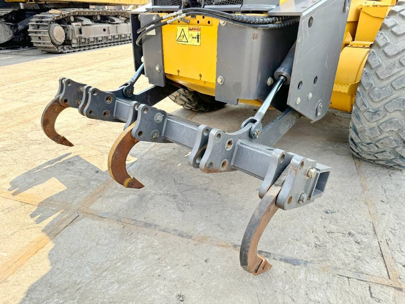 Grejder Volvo G970 - 3 Tine Ripper / EPA Certified: slika 11