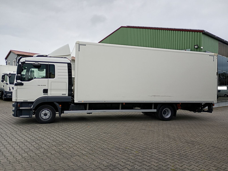 MAN 12.250 Koffer 4X2 Euro6 LBW AHK (35) - Kamion sa zatvorenim sandukom: slika 5 MAN 12.250 Koffer 4X2 Euro6 LBW AHK (35) - Kamion sa zatvorenim sandukom: slika 5