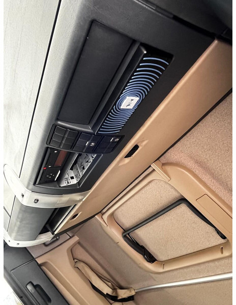 Kamion sa ceradom MAN TGL 8.220: slika 14