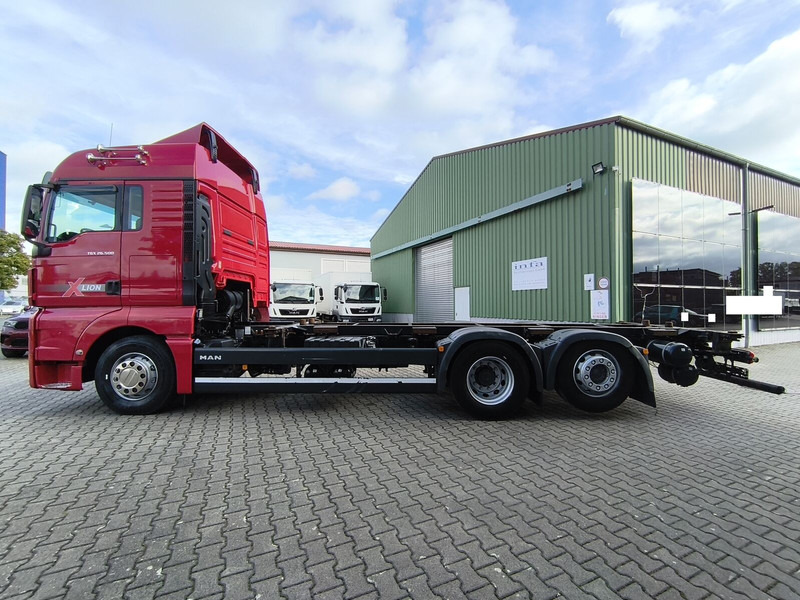 MAN TGX 26.500 BDF 6x2 Euro 6 Retarder Standard Lift+Lenk (29) - Kamion sa golom šasijom i zatvorenom kabinom: slika 5 MAN TGX 26.500 BDF 6x2 Euro 6 Retarder Standard Lift+Lenk (29) - Kamion sa golom šasijom i zatvorenom kabinom: slika 5