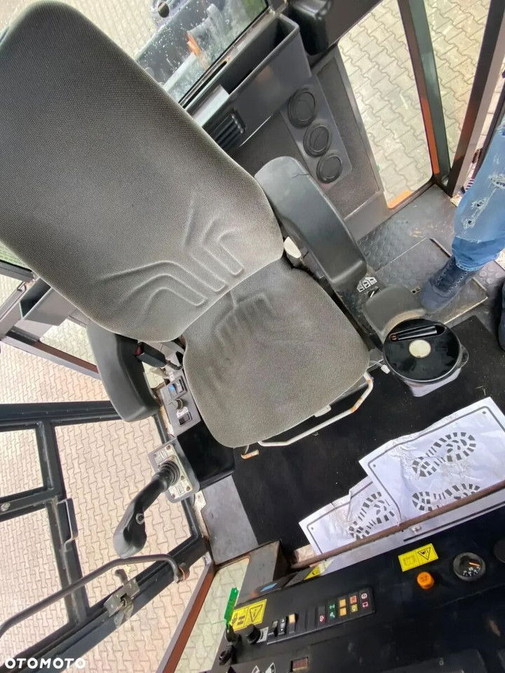 Valjak za puteve Ammann AV95-2 / Vibrations / 1 Owner / NEW Service Ammann AV95-2 / Vibrations / 1 Owner / NEW Service: slika 18 Valjak za puteve Ammann AV95-2 / Vibrations / 1 Owner / NEW Service Ammann AV95-2 / Vibrations / 1 Owner / NEW Service: slika 18