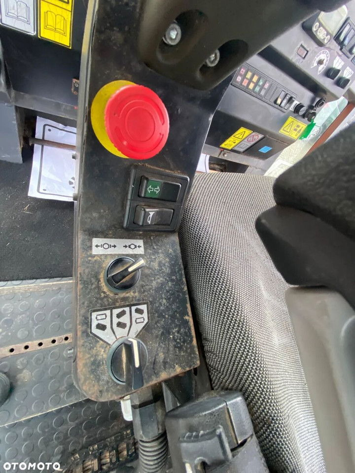 Valjak za puteve Ammann AV95-2 / Vibrations / 1 Owner / NEW Service Ammann AV95-2 / Vibrations / 1 Owner / NEW Service: slika 17 Valjak za puteve Ammann AV95-2 / Vibrations / 1 Owner / NEW Service Ammann AV95-2 / Vibrations / 1 Owner / NEW Service: slika 17