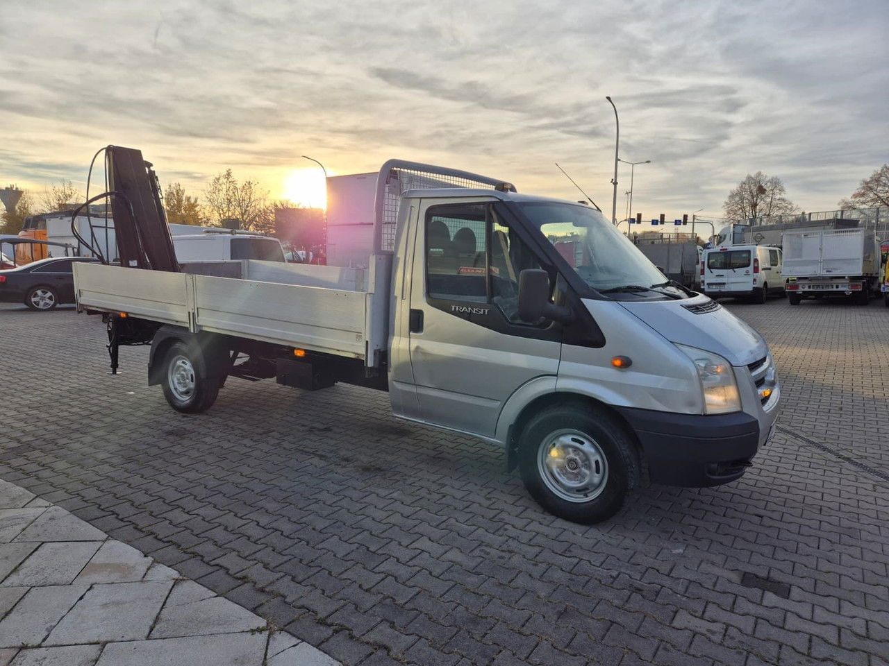 Ford Transit 350 2.4 TDCi / HDS Hiab / 1 Owner / Serviced - Dostavno vozilo s ravnom platformom: slika 5 Ford Transit 350 2.4 TDCi / HDS Hiab / 1 Owner / Serviced - Dostavno vozilo s ravnom platformom: slika 5