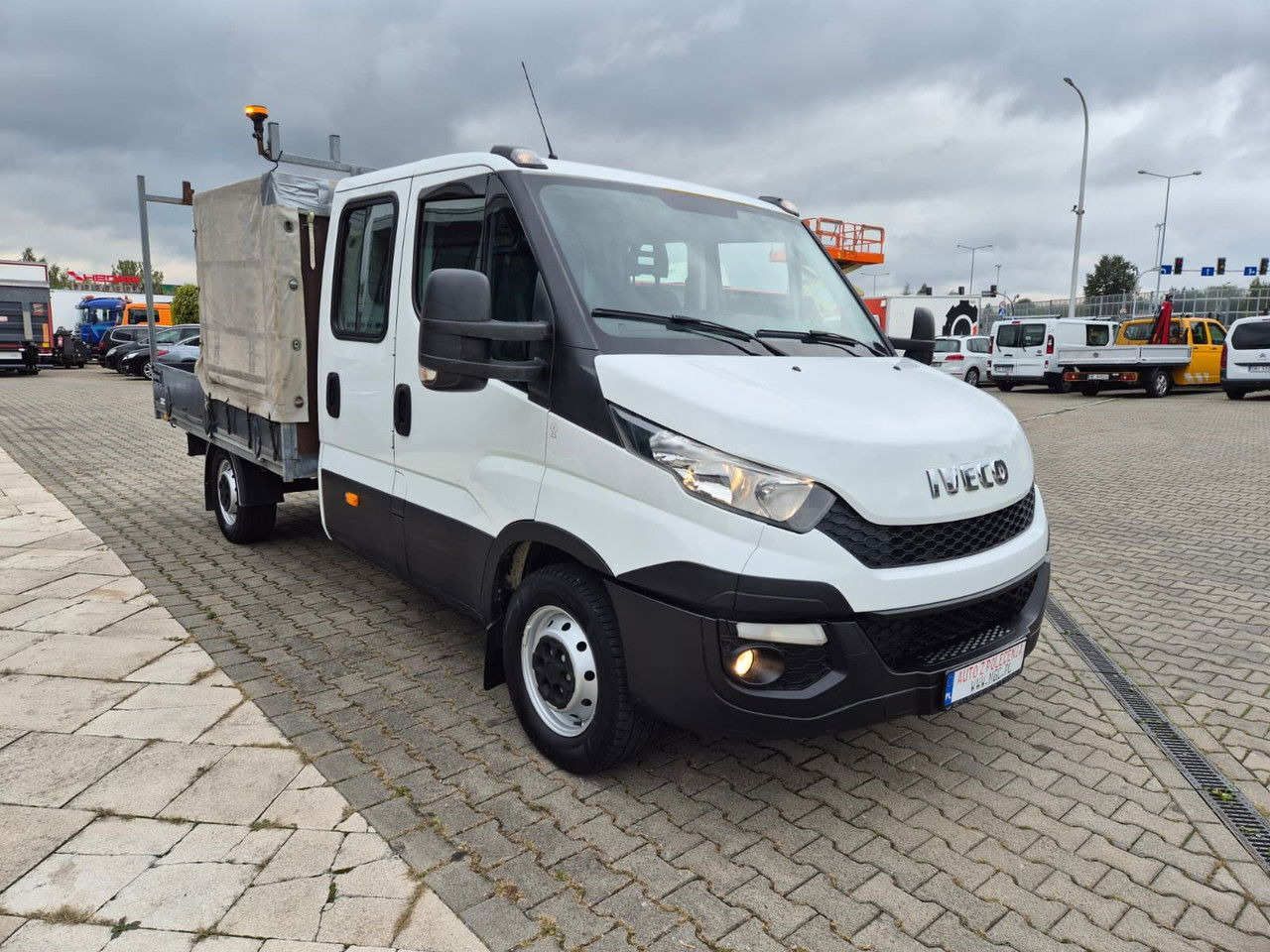 Iveco Daily 35 35S15 / Doka / 1 Owner / LOW KM / 7 Seats - Dostavno vozilo s ravnom platformom: slika 4 Iveco Daily 35 35S15 / Doka / 1 Owner / LOW KM / 7 Seats - Dostavno vozilo s ravnom platformom: slika 4