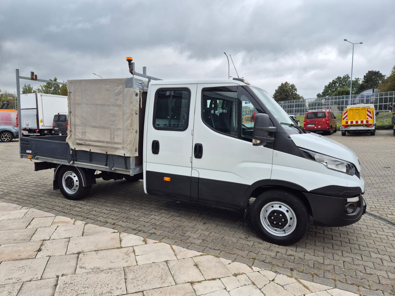 Iveco Daily 35 35S15 / Doka / 1 Owner / LOW KM / 7 Seats - Dostavno vozilo s ravnom platformom: slika 5 Iveco Daily 35 35S15 / Doka / 1 Owner / LOW KM / 7 Seats - Dostavno vozilo s ravnom platformom: slika 5