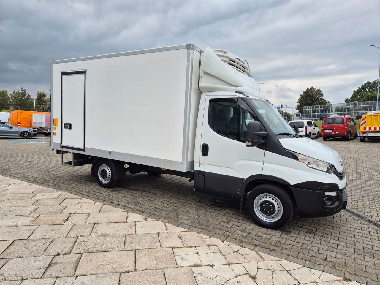 Iveco Daily 35S16 Hi-Matic / 1 Owner / Mitsubishi / Serviced - Dostavno vozilo hladnjača: slika 5 Iveco Daily 35S16 Hi-Matic / 1 Owner / Mitsubishi / Serviced - Dostavno vozilo hladnjača: slika 5