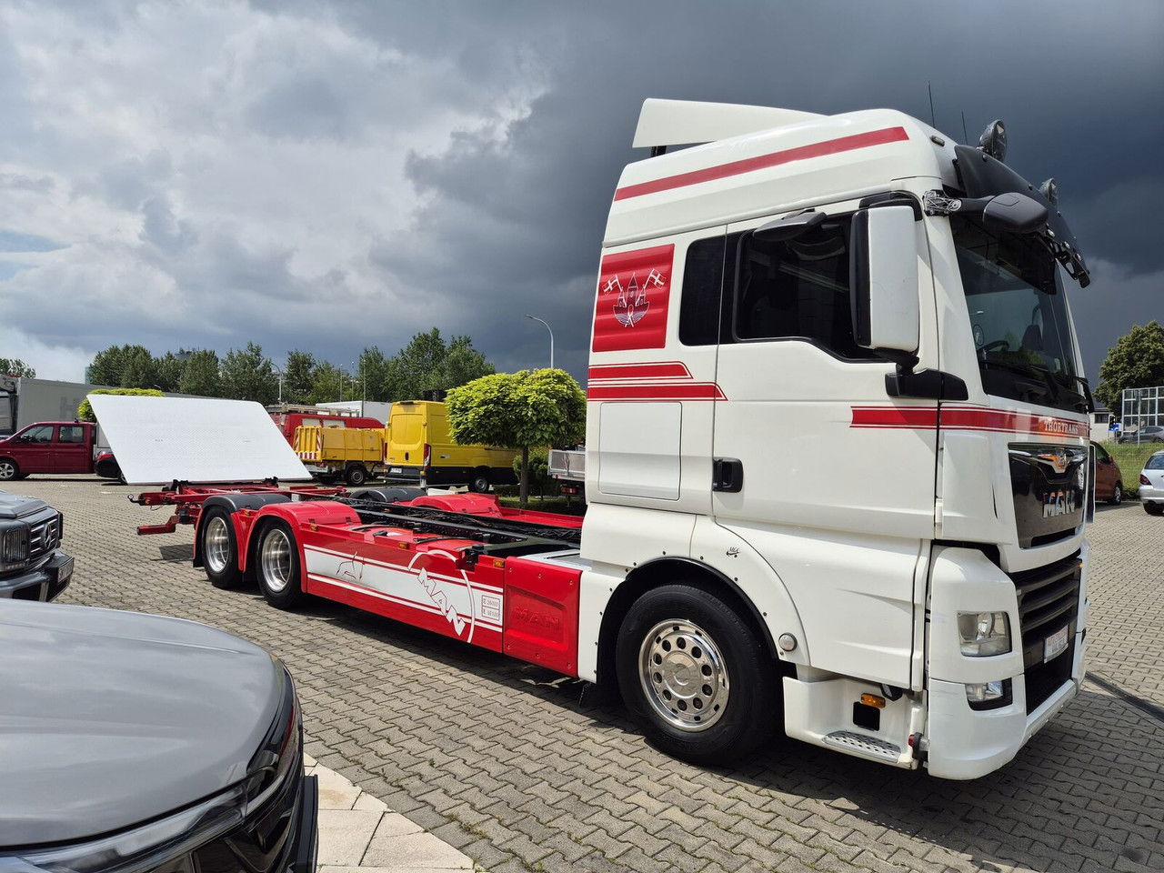 MAN TGX 28 28.420 , 6x2-2 LL / Trailer HFR KM 20 / 1 Owner / E6 /Techni - Kamion za prevoz kontejnera/ Kamion sa promenjivim sandukom: slika 5 MAN TGX 28 28.420 , 6x2-2 LL / Trailer HFR KM 20 / 1 Owner / E6 /Techni - Kamion za prevoz kontejnera/ Kamion sa promenjivim sandukom: slika 5