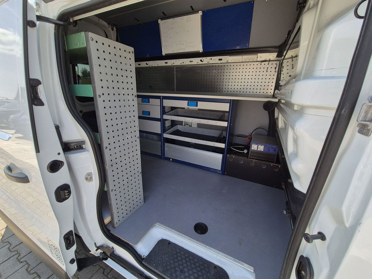 Mali kombi Opel Vivaro 2900 / 125KM / L2H2 Maxi / Mobile Service / 1 Owner: slika 26