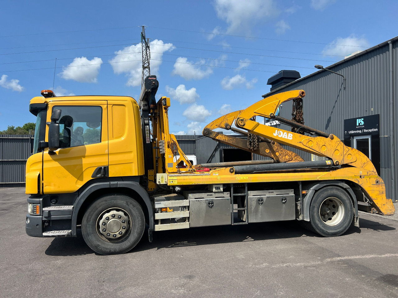 Scania P280 4X2 / Skipper / Joab / 1 OW / Very Good Condition / Service - Kamion za prevoz kontejnera/ Kamion sa promenjivim sandukom: slika 1 Scania P280 4X2 / Skipper / Joab / 1 OW / Very Good Condition / Service - Kamion za prevoz kontejnera/ Kamion sa promenjivim sandukom: slika 1