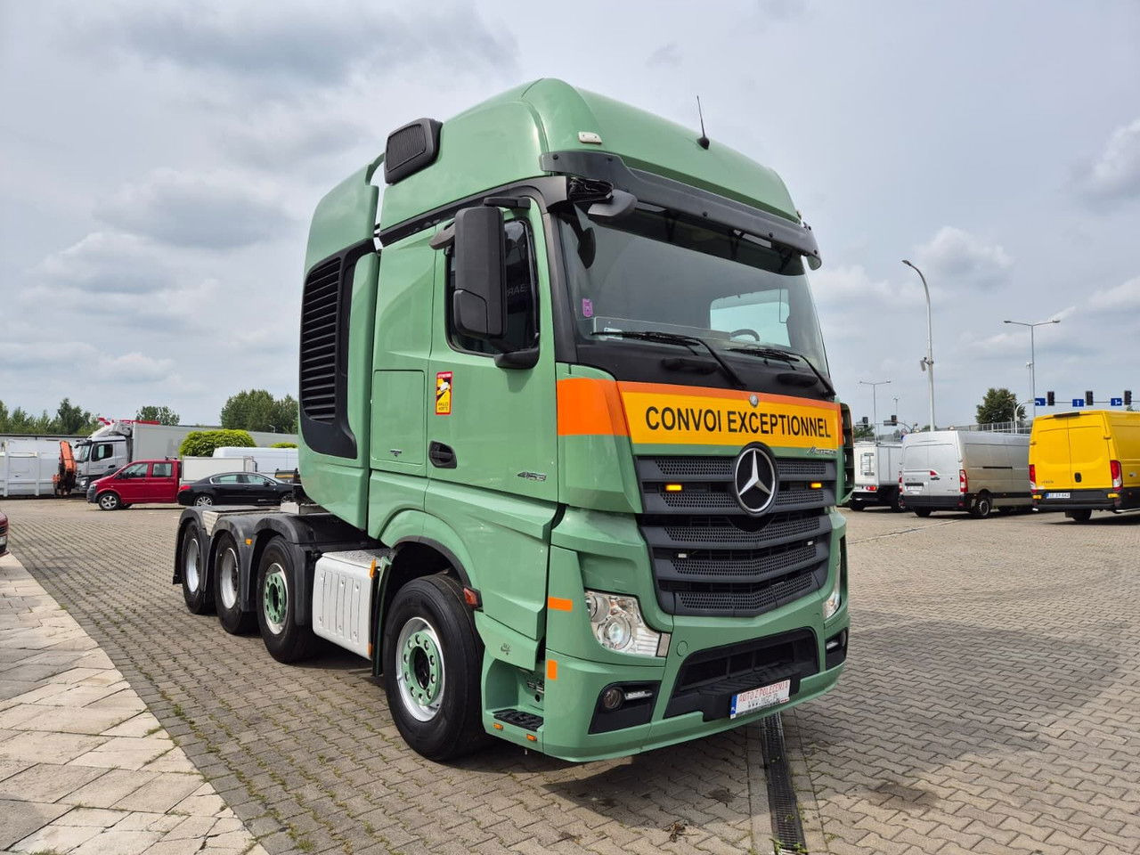 Mercedes-Benz Actros 4163 8X4 / 1 Owner / LOW KM / Super Condition - Tegljač: slika 5 Mercedes-Benz Actros 4163 8X4 / 1 Owner / LOW KM / Super Condition - Tegljač: slika 5