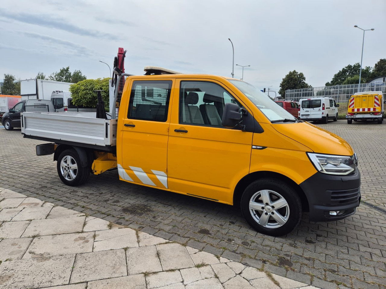VOLKSWAGEN Transporter T6 / 4X4 / Long / Doka / NEW Service - Dostavno vozilo s ravnom platformom: slika 5 VOLKSWAGEN Transporter T6 / 4X4 / Long / Doka / NEW Service - Dostavno vozilo s ravnom platformom: slika 5