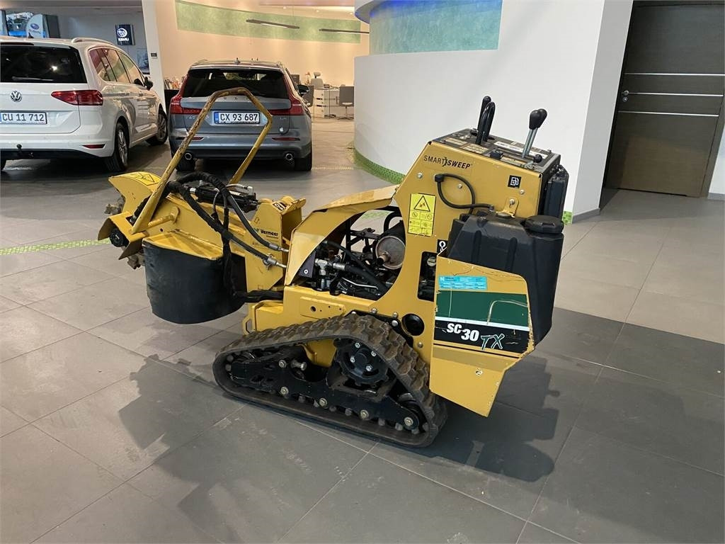 Vermeer SC30TX / SERVICE NEW! WORKS GREAT / 2 PCS. IN OFFE - Drobilica za panjeve: slika 4 Vermeer SC30TX / SERVICE NEW! WORKS GREAT / 2 PCS. IN OFFE - Drobilica za panjeve: slika 4