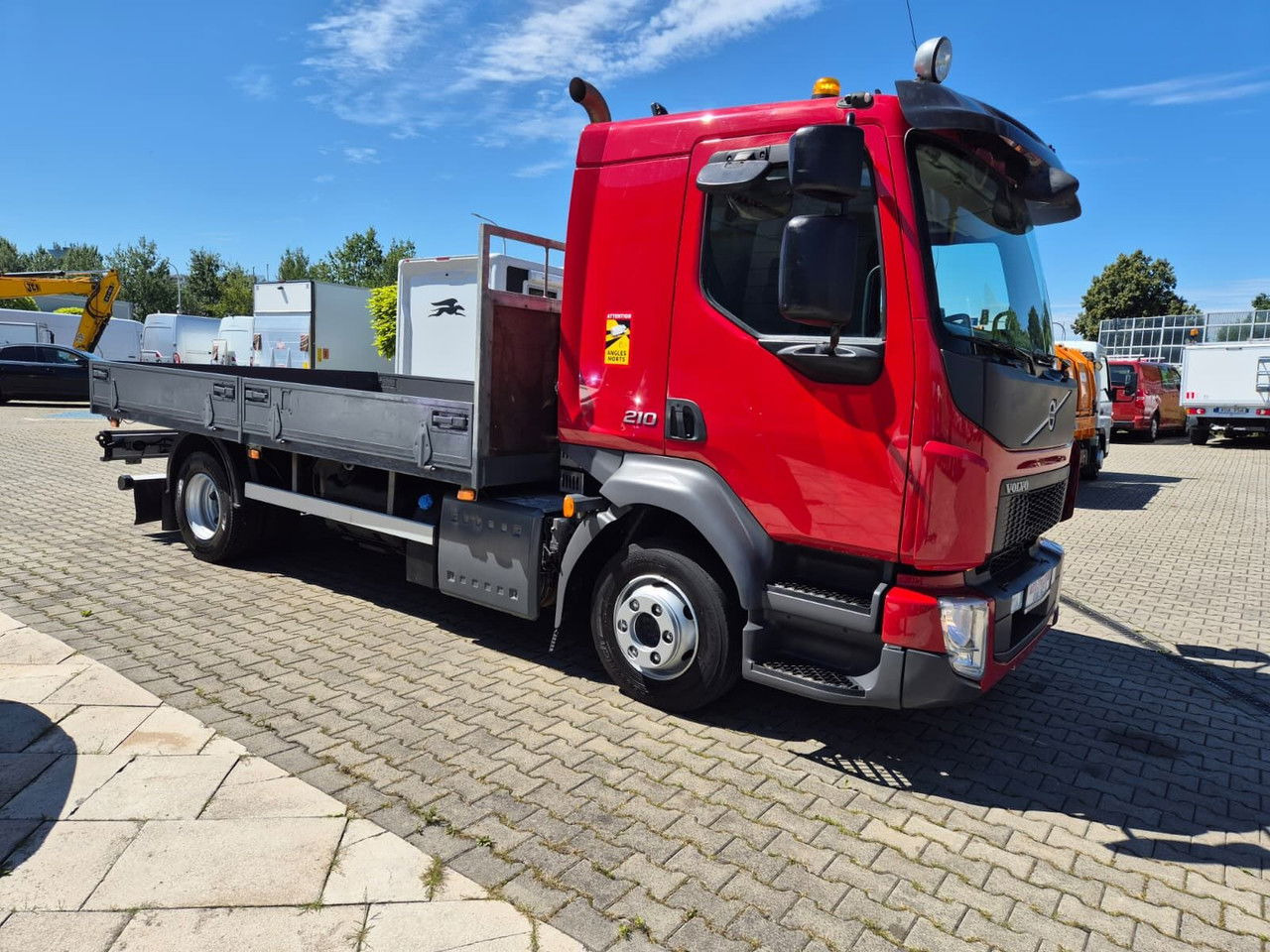 Volvo FL 210 1 Owner / LOW KM / Fassi - Kamion sa tovarnim sandukom, Kamion sa dizalicom: slika 5 Volvo FL 210 1 Owner / LOW KM / Fassi - Kamion sa tovarnim sandukom, Kamion sa dizalicom: slika 5