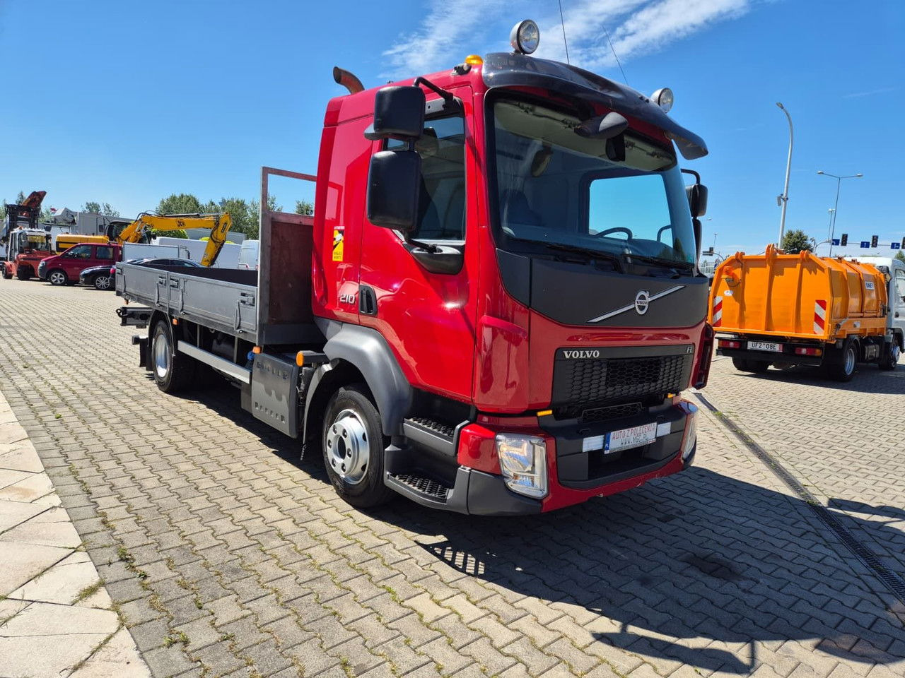 Volvo FL 210 1 Owner / LOW KM / Fassi - Kamion sa tovarnim sandukom, Kamion sa dizalicom: slika 4 Volvo FL 210 1 Owner / LOW KM / Fassi - Kamion sa tovarnim sandukom, Kamion sa dizalicom: slika 4