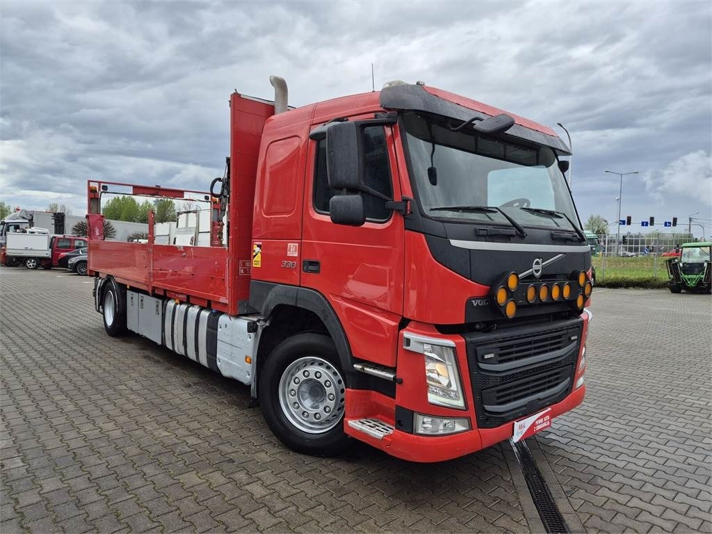 Volvo FM 330 / WEBASTO / HDS HIAB / 1 OWNER - Kamion sa tovarnim sandukom: slika 1 Volvo FM 330 / WEBASTO / HDS HIAB / 1 OWNER - Kamion sa tovarnim sandukom: slika 1
