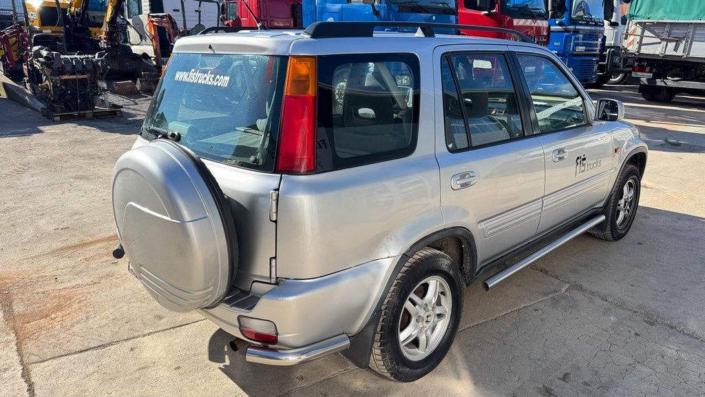 Honda CRV 2.0 - Petrol - AIR Condition - 5 Doors - SUV: slika 4 Honda CRV 2.0 - Petrol - AIR Condition - 5 Doors - SUV: slika 4