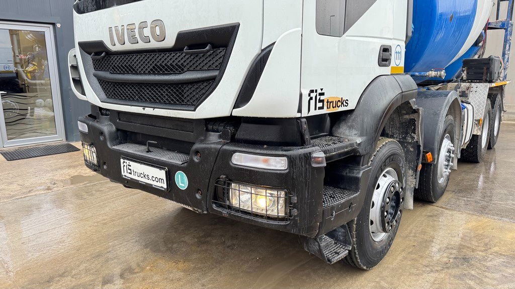 Iveco Trakker AD340TB45 8x4 mixer 9m3 - Mikser za beton: slika 2 Iveco Trakker AD340TB45 8x4 mixer 9m3 - Mikser za beton: slika 2