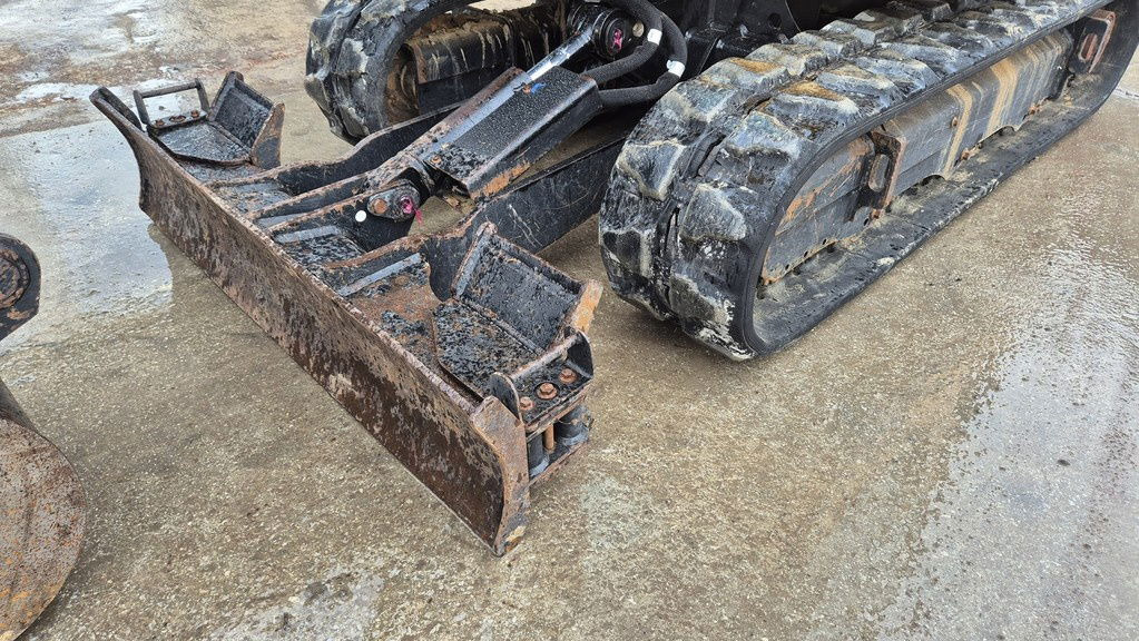 JCB 16C-1 - 2021 Year - 935 Hours - Powertilt - Mini bager: slika 2 JCB 16C-1 - 2021 Year - 935 Hours - Powertilt - Mini bager: slika 2