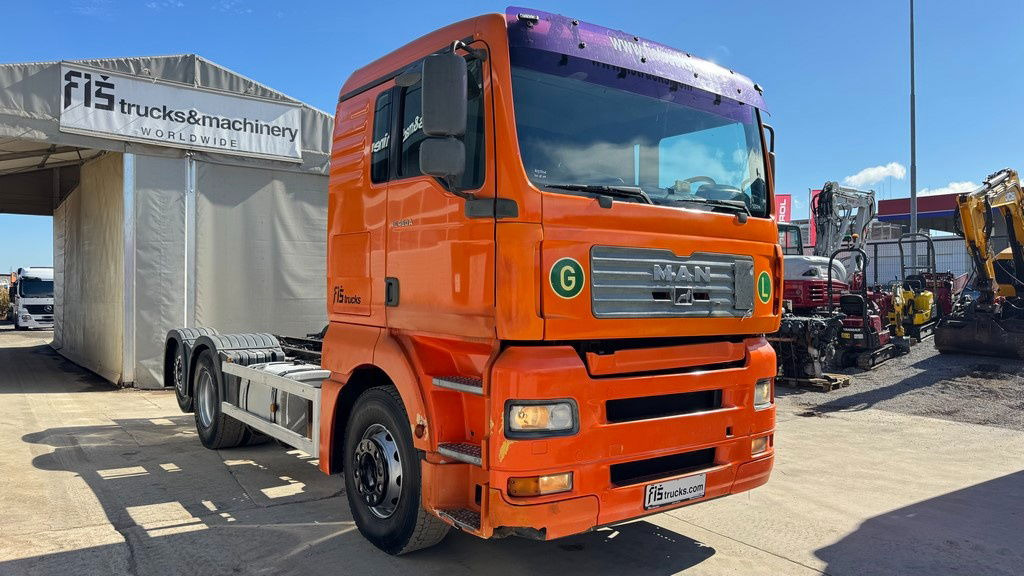 MAN TGA 26.460 6X2 chassis - lifitng axle - Kamion sa golom šasijom i zatvorenom kabinom: slika 3 MAN TGA 26.460 6X2 chassis - lifitng axle - Kamion sa golom šasijom i zatvorenom kabinom: slika 3