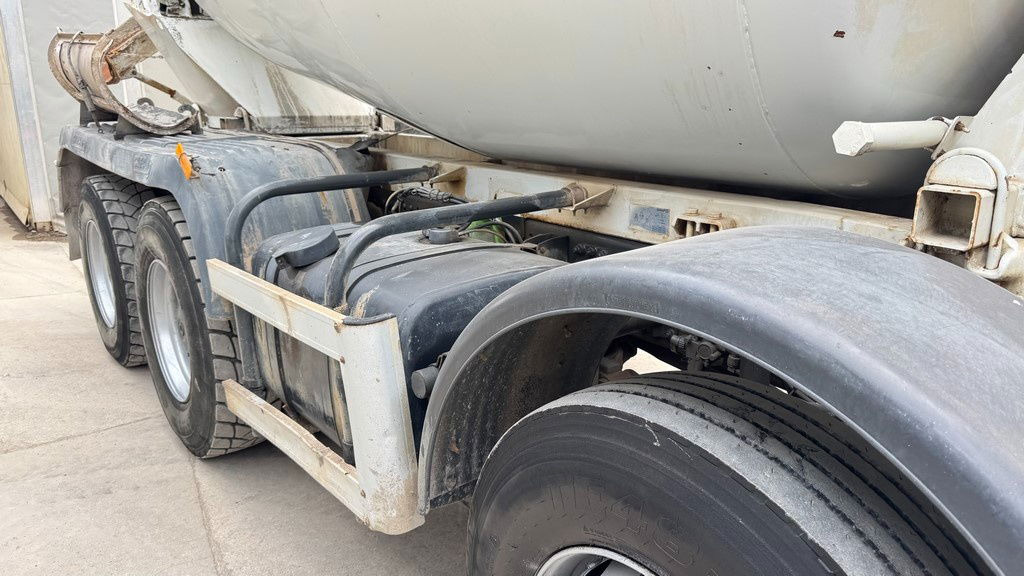 Mercedes-Benz Actros 3236 8x4 beton mixer 9m3 - Mikser za beton: slika 4 Mercedes-Benz Actros 3236 8x4 beton mixer 9m3 - Mikser za beton: slika 4