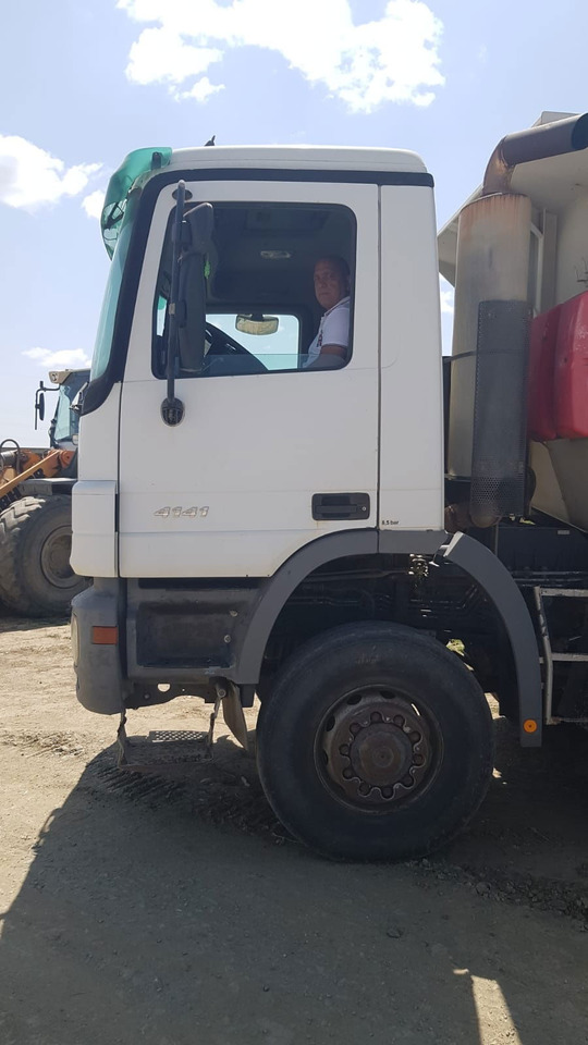 Mercedes-Benz Actros 4141 K 8x6 schwarzmuller mulda tipper - Istovarivač: slika 2 Mercedes-Benz Actros 4141 K 8x6 schwarzmuller mulda tipper - Istovarivač: slika 2
