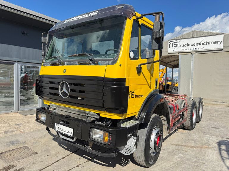 Mercedes-Benz SK 2627 6x4 chassis - V6 - full spring - Kamion sa golom šasijom i zatvorenom kabinom: slika 1 Mercedes-Benz SK 2627 6x4 chassis - V6 - full spring - Kamion sa golom šasijom i zatvorenom kabinom: slika 1