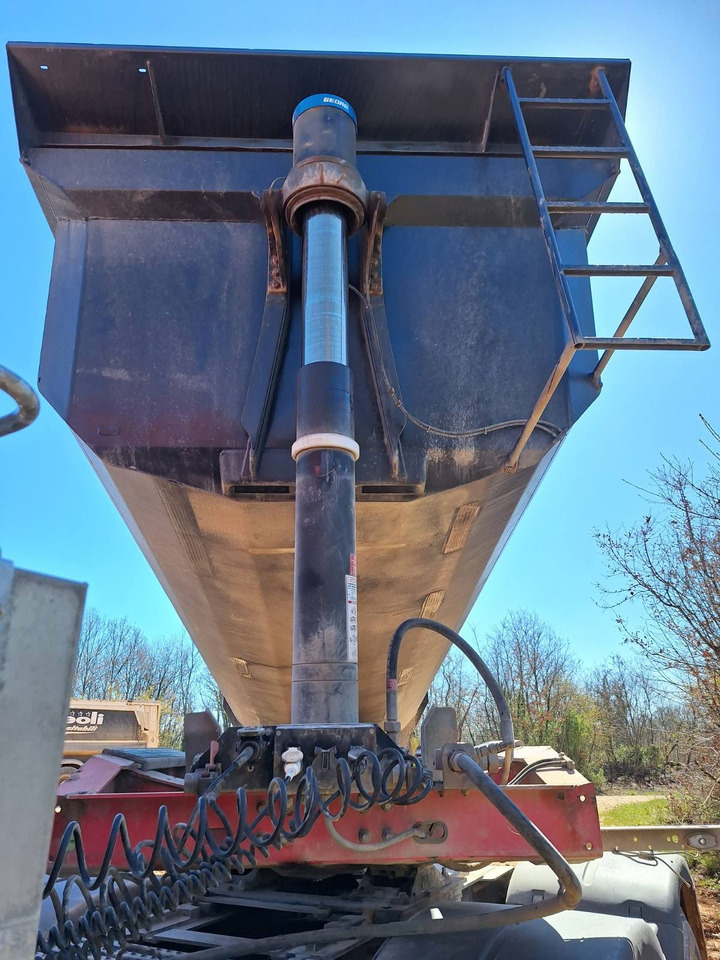 Schwarzmüller SMK10VLN Tipper Trailer - 2 Axle - 24m3 - Poluprikolica istovarivača: slika 4 Schwarzmüller SMK10VLN Tipper Trailer - 2 Axle - 24m3 - Poluprikolica istovarivača: slika 4