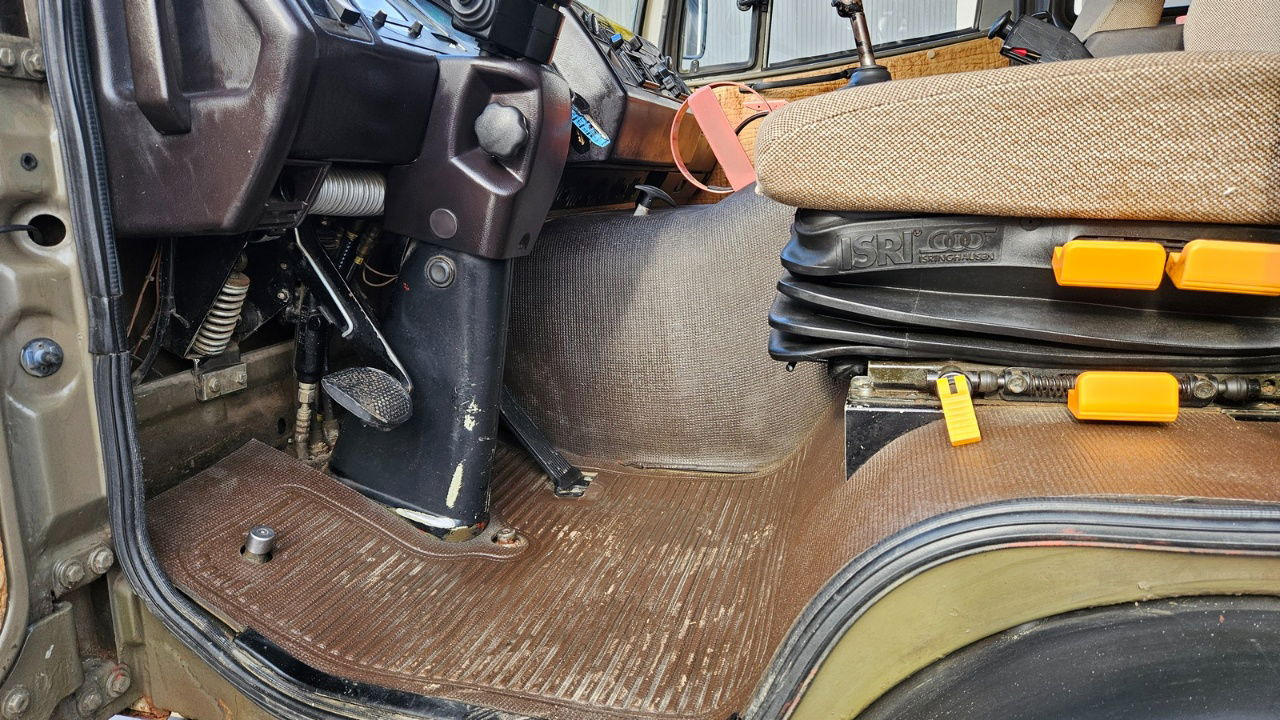 Kamion sa ceradom Steyr 12M18 4X4 stake body - truck: slika 21 Kamion sa ceradom Steyr 12M18 4X4 stake body - truck: slika 21