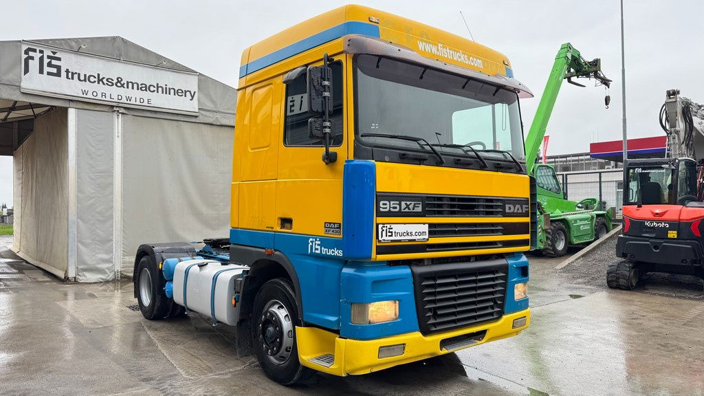 DAF XF 95.430 4x2 tractor unit - euro 3 - Tegljač: slika 3 DAF XF 95.430 4x2 tractor unit - euro 3 - Tegljač: slika 3