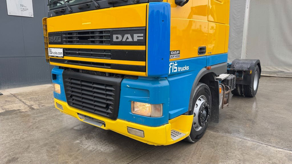 DAF XF 95.430 4x2 tractor unit - euro 3 - Tegljač: slika 2 DAF XF 95.430 4x2 tractor unit - euro 3 - Tegljač: slika 2