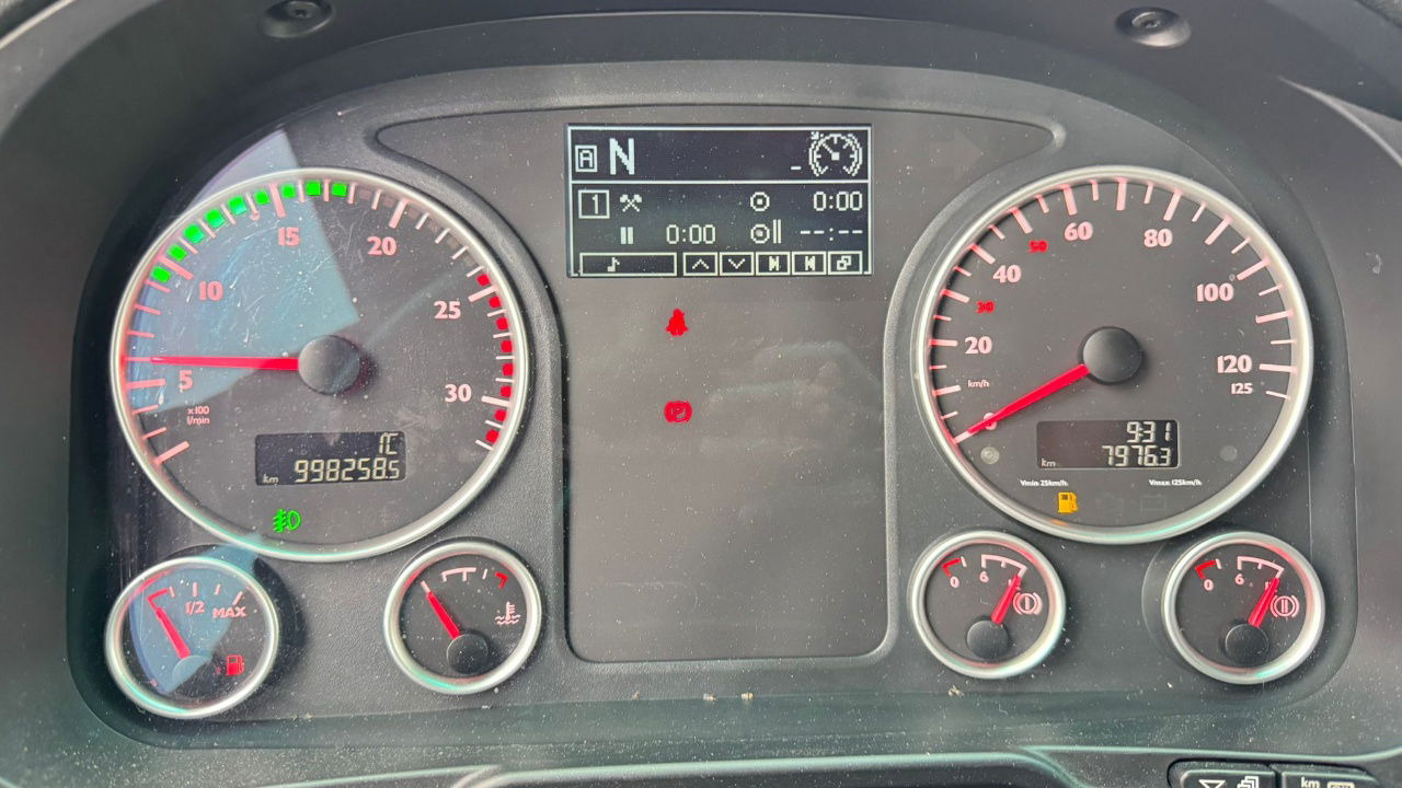 Tegljač MAN TGX 18.560 4X2 tractor unit - retarder: slika 19 Tegljač MAN TGX 18.560 4X2 tractor unit - retarder: slika 19