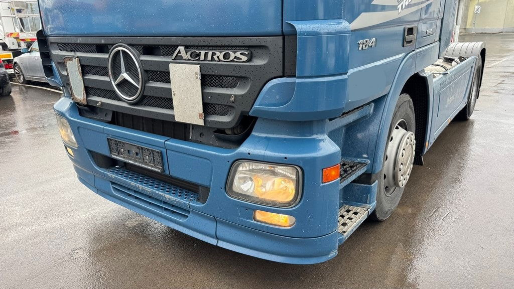 Mercedes-Benz Actros 1841 LS 4x2 tractor unit - retarder - Tegljač: slika 2 Mercedes-Benz Actros 1841 LS 4x2 tractor unit - retarder - Tegljač: slika 2