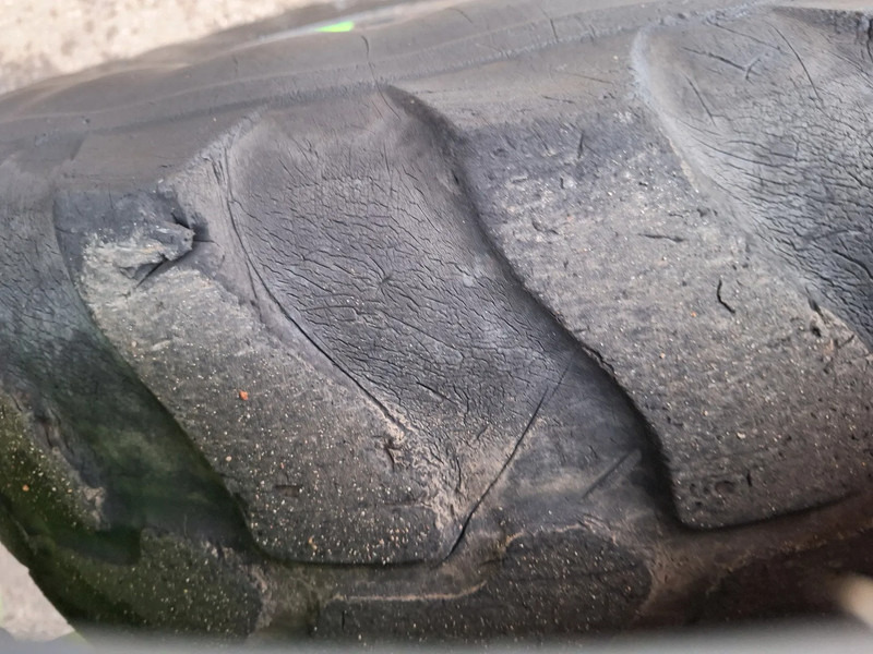 Utovarivač točkaš Yanmar V80: slika 12